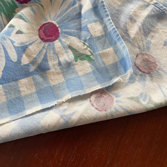 Vintage 64” x 54” Blue and White Checked Daisy Tablecloth - Picture 4 of 4